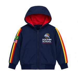 Agasalho tactel com capuz azul marinho com interior vermelho e listras amarela e vermelha do uniforme Dolphin School Educação Bilíngue - Referência Uniformes