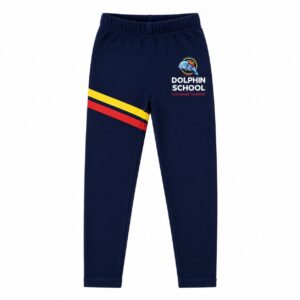 Calça leg azul marinho com listras diagonais amarela e vermelha do uniforme escolar Dolphin School com logo bordado - Referência Uniformes